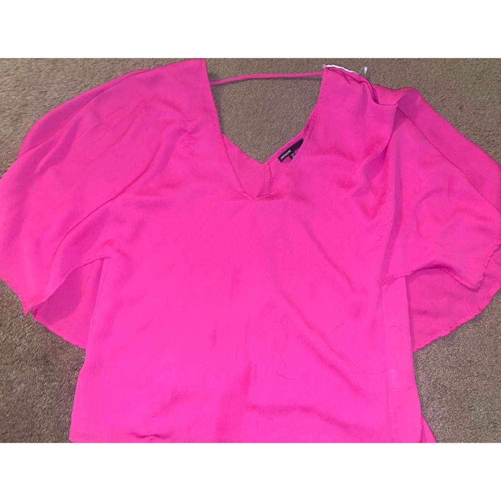 pink top